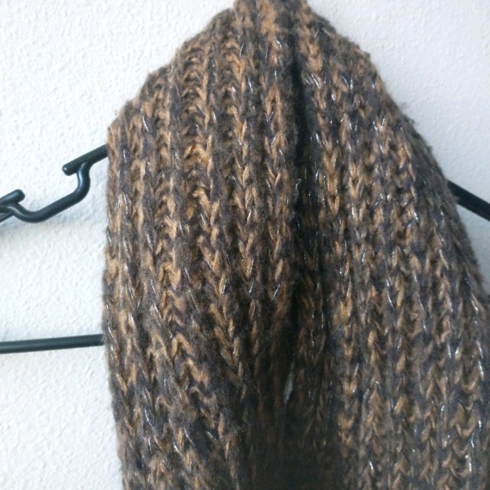 New Scarf - Picture 2 of 3